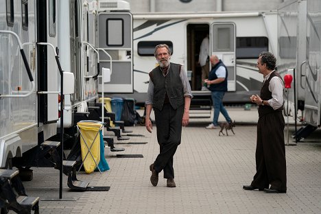 Hugh Laurie - Alles Licht, das wir nicht sehen - Episode 3 - Dreharbeiten