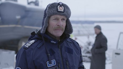 Pentti Korhonen - Korvessa kulkevi - Epäillyt - De la película