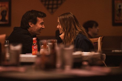 Nathan Fielder, Emma Stone - The Curse - Vielä näyttää hyvältä - Kuvat elokuvasta