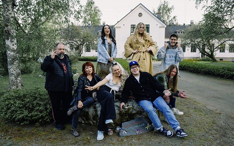 A.W. Yrjänä, Vicky Rosti, Janna Hurmerinta, Anna Puu, Hätä-Miikka, Ellinoora, Jouni Hynynen, Robin Packalén - Vain elämää - Season 14 - Promóció fotók