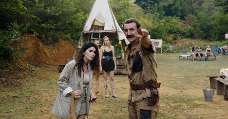 Necip Memili, Zeynep Çamcı - Arap Kadri ve Tarzan - De la película