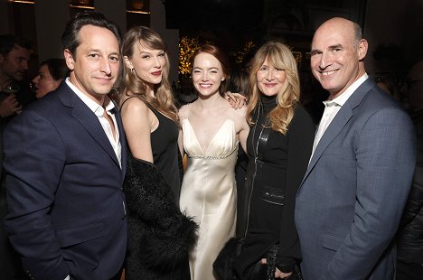 The Searchlight Pictures “Poor Things” New York Premiere at the DGA Theater on Dec 6, 2023 in New York, NY, USA - Taylor Swift, Emma Stone, Laura Dern, Matthew Greenfield - Biedne istoty - Z imprez