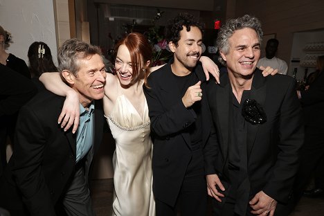 The Searchlight Pictures “Poor Things” New York Premiere at the DGA Theater on Dec 6, 2023 in New York, NY, USA - Willem Dafoe, Emma Stone, Ramy Youssef, Mark Ruffalo - Chudáčci - Z akcí
