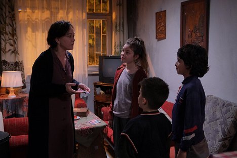 Bennu Yıldırımlar - Kara - Episode 1 - De la película