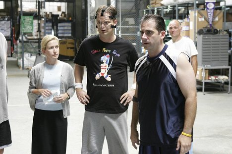 Angela Kinsey, Rainn Wilson, Steve Carell - The Office (U.S.) - Basketball - Photos