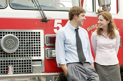 John Krasinski, Jenna Fischer - The Office (U.S.) - The Fire - Photos