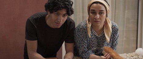 Abdallah Charki, Adila Bendimerad - Ma part de Gaulois - De la película