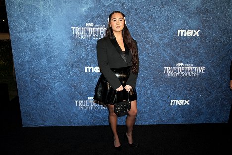 "True Detective: Night Country" Premiere Event at Paramount Pictures Studios on January 09, 2024 in Hollywood, California. - Isabella LaBlanc - True Detective - Night Country - De eventos