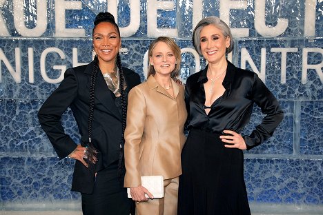 "True Detective: Night Country" Premiere Event at Paramount Pictures Studios on January 09, 2024 in Hollywood, California. - Kali Reis, Jodie Foster, Issa López