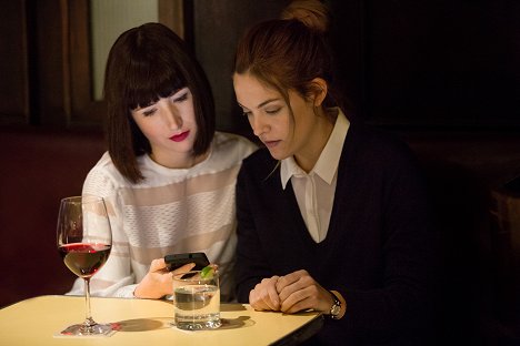 Kate Lyn Sheil, Riley Keough - The Girlfriend Experience - Entry - Filmfotos