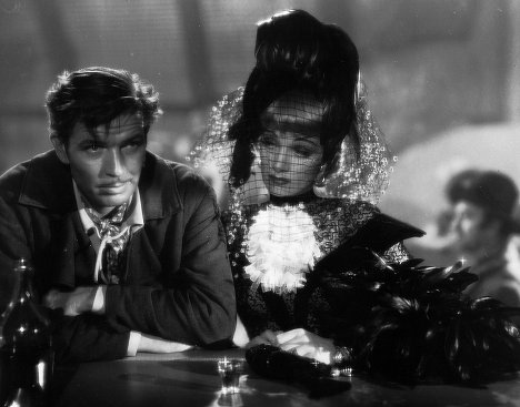 Bruce Cabot, Marlene Dietrich - The Flame of New Orleans - Photos