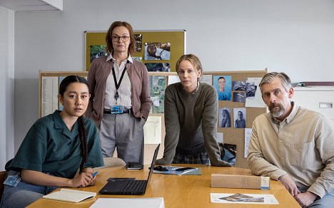 Inez Andersson, Kajsa Ernst, Sofia Helin, Håkan Bengtsson - Iris – Die Wahrheit - Der Fund - Werbefoto