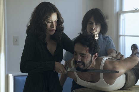 Sofía Vergara, Alejandro Barrios, Mario Perez - Griselda - Middle Management - Van film