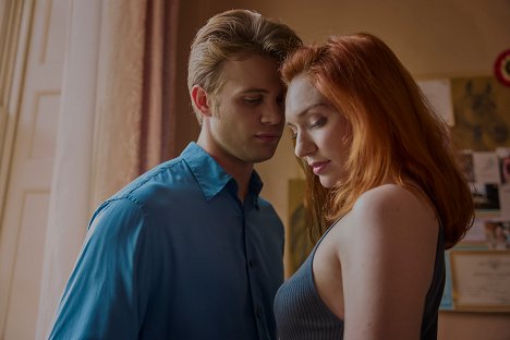 Leo Woodall, Eleanor Tomlinson - Jeden dzień - Episode 9 - Z filmu