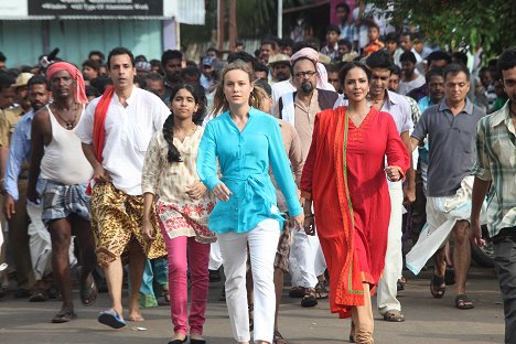 Brie Larson, Lakshmi Manchu - Basmati Blues - Van film