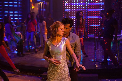 Brie Larson, Utkarsh Ambudkar - Basmati Blues - Z filmu