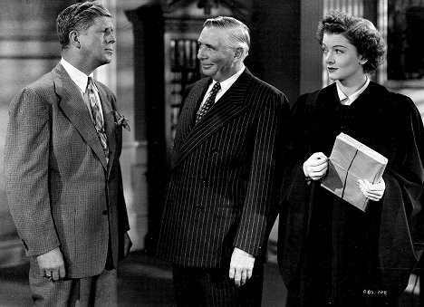 Rudy Vallee, Ray Collins, Myrna Loy - The Bachelor and the Bobby-Soxer - Z filmu