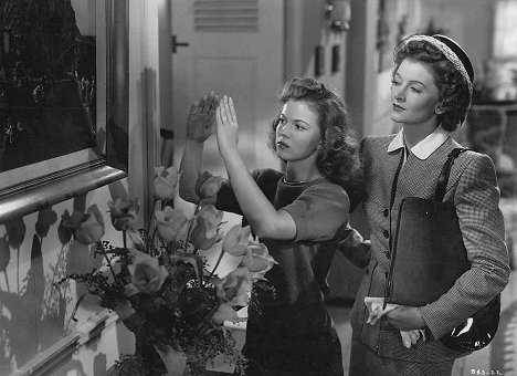 Shirley Temple, Myrna Loy - The Bachelor and the Bobby-Soxer - Photos