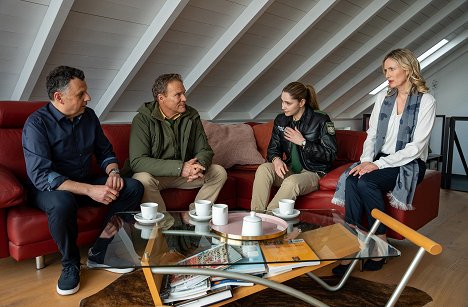 Gerhard Wittmann, Christian Tramitz, Mitsou Jung, Simone Ascher - Hubert und Staller - Hahn im Korb - Filmfotos