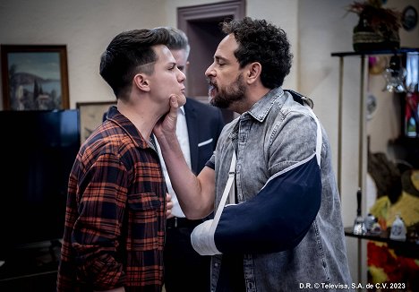 Emiliano González, José Daniel Figueroa - El amor invencible - Do filme