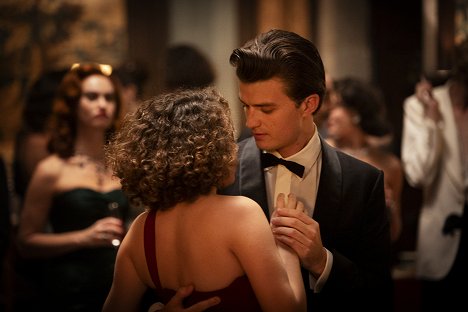 Joe Keery - Finally Dawn - Photos