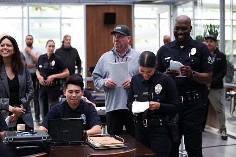 Alyssa Diaz, Lisseth Chavez, Richard T. Jones - The Rookie - Strike Back - Kuvat kuvauksista