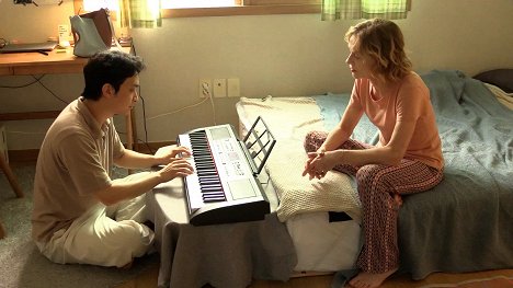 Seong-guk Ha, Isabelle Huppert - Yeohaengjaui pilyo - Filmfotos