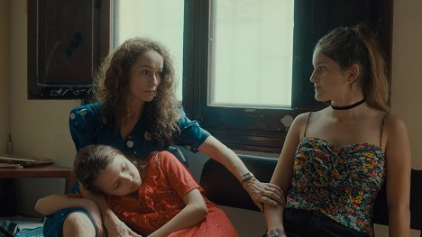 Abril Gjurinovic, Jimena Lindo, Luana Vega - Reinas - Do filme