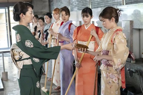Aiko Satô, Ruka Matsuda, Fuka Koshiba - Lady Kaga - De la película