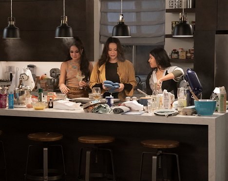 Meg DeLacy, Melissa O'Neil, Lisseth Chavez - The Rookie - The Hammer - Filmfotos