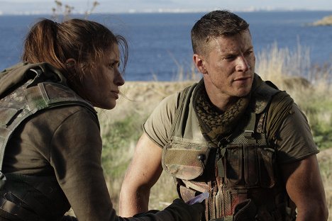 Mercedes Mason, Chad Michael Collins - Sniper 5: Legacy - Photos