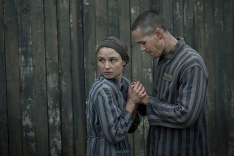 Anna Próchniak, Jonah Hauer-King - The Tattooist of Auschwitz - Episode 5 - Photos