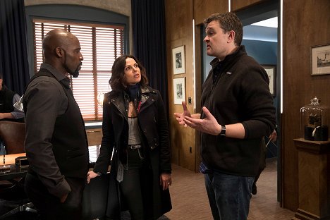 Daniel Francis, Lana Parrilla, Geofrey Hildrew - Once Upon a Time - The Guardian - Making of