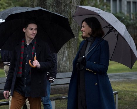 Jared Gilmore, Lana Parrilla - Once Upon a Time - Is This Henry Mills? - Van film