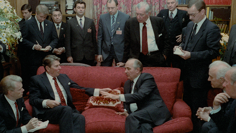 Ronald Reagan, Mikhail Sergeyevich Gorbachev - Fordulópont: A bomba és a hidegháború - Háborús játszmák - Filmfotók