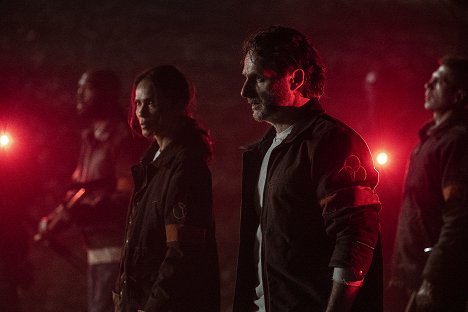 Lesley-Ann Brandt, Andrew Lincoln - The Walking Dead: The Ones Who Live - Years - De filmes