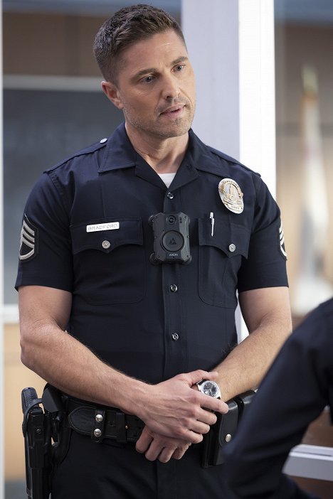 Eric Winter - The Rookie - Trouble in Paradise - Film
