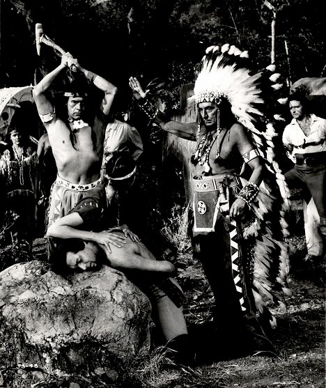 Robert Clarke, Anthony Dexter, Douglass Dumbrille, Jody Lawrance - Captain John Smith and Pocahontas - Filmfotók