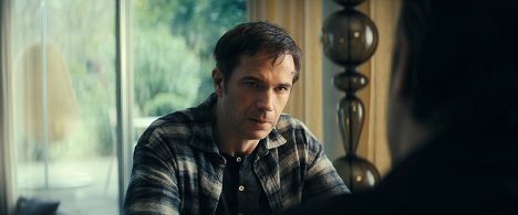 James D'Arcy - Constellation - Five Miles Out, the Sound Is Clearest - Filmfotos