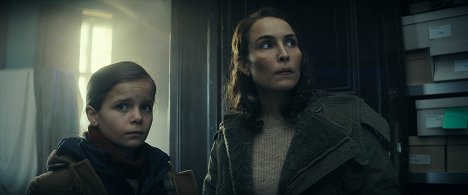 Davina Coleman, Noomi Rapace - Constellation - Five Miles Out, the Sound Is Clearest - De la película