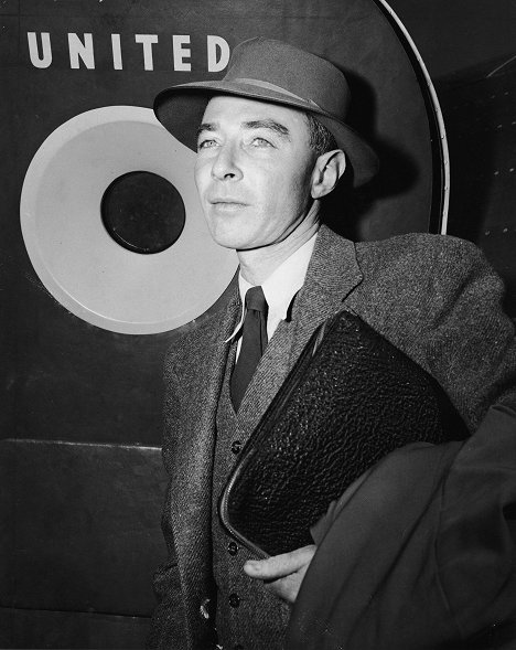 J. Robert Oppenheimer - Skutečný Oppenheimer - Z filmu