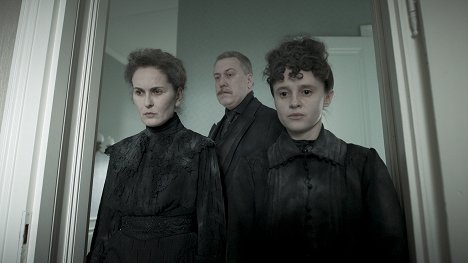 Marie-Lou Sellem, Gerhard Haase-Hindenberg, Maresi Riegner - Kafka - Familie - Filmfotos