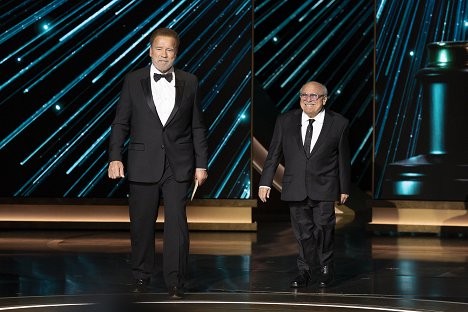 Arnold Schwarzenegger, Danny DeVito - The Oscars - Photos
