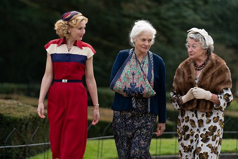 Nancy Carroll, Diana Quick, Sorcha Cusack - Father Brown - The Final Devotion - Filmfotos