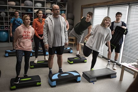 Patricie Pagáčová, Sabina Rojková, Roman Štabrňák, Patrik Děrgel, Anna Julie Slováčková, Ivan Lupták - Ordinace v růžové zahradě - Sebevražedná mise - De la película