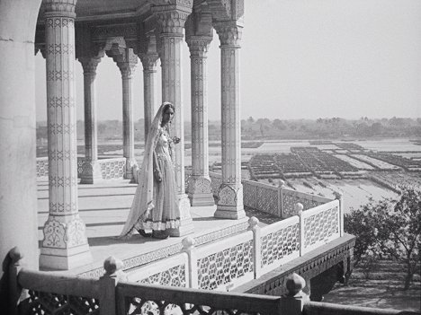 Enakashi Rama Rao - Shiraz - De la película