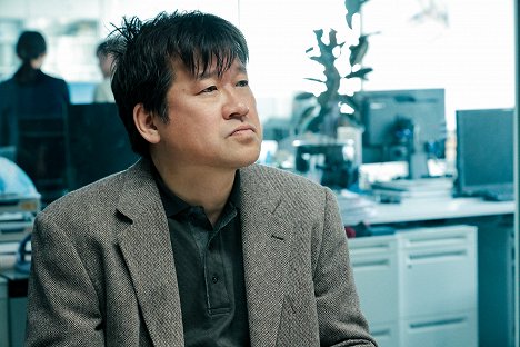 Jiro Sato - Hen na Ie - Z filmu