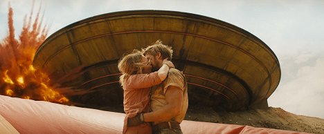 Emily Blunt, Ryan Gosling - The Fall Guy - Van film