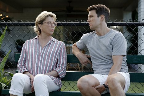 Annette Bening, Jake Lacy - Az alma nem esik messze - A Delaney család - Filmfotók