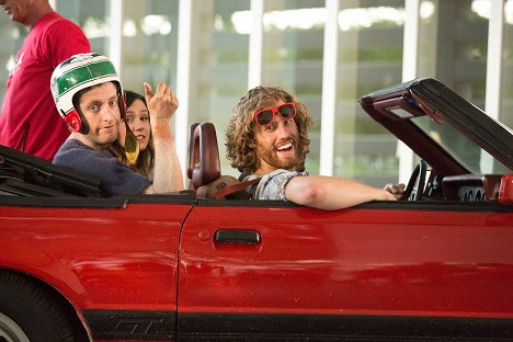 Thomas Middleditch, T.J. Miller - Search Party - Photos